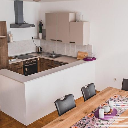 Helles 3 Schlafzimmer Apartment Zwischen Zagreb Zentrum & Natur Exterior photo