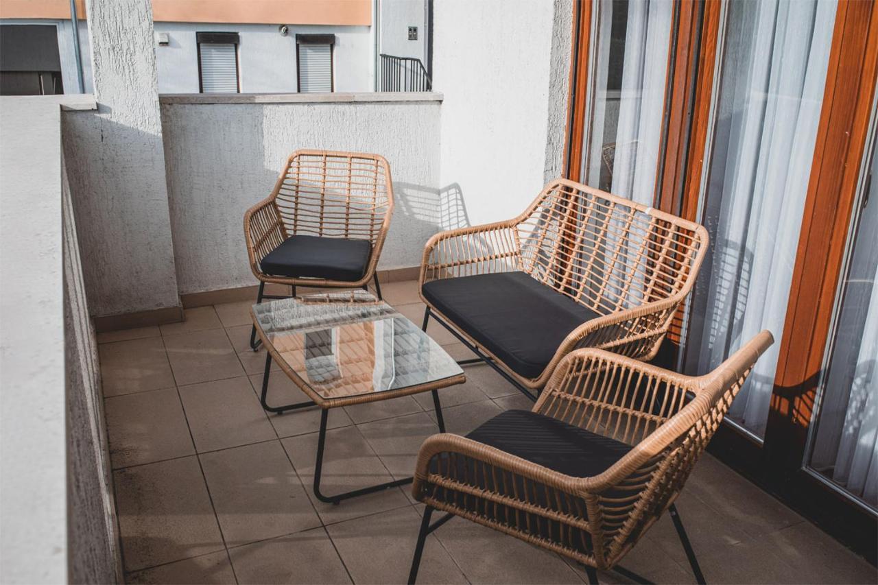 Helles 3 Schlafzimmer Apartment Zwischen Zagreb Zentrum & Natur Exterior photo